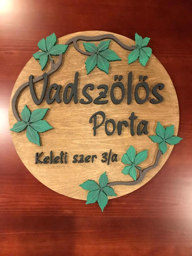 Vadszolos Porta Ispánk Extérieur photo